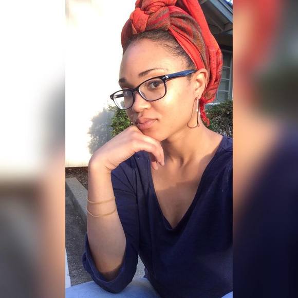 Meet your Posher, Jade - Picture 1 of 1